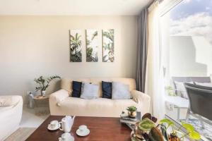 Modern - Central - Close to Beach - 5 Star rating APT