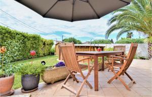 Maisons de vacances Nice home in Pierrelatte with 4 Bedrooms, WiFi and Outdoor swimming pool : photos des chambres