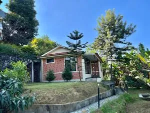 Avocado Accommodations - Syābru Bensi