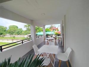 JPrime Travellers Lodge