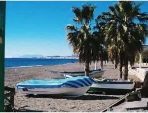 Precioso apartamento con garaje en Avenida Andalucía 77 playa Mezquitilla - Mezquitilla