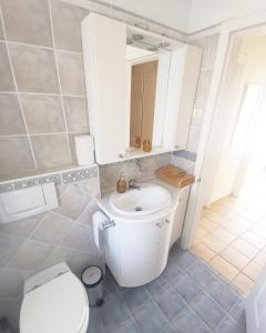 Bellevue Apartment with AC & heating & terrace