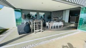 Cest La Vie Beach House