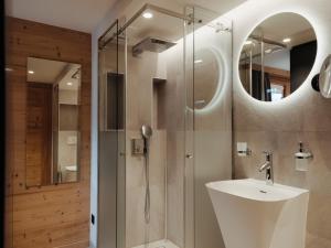 Chalets Chalet 5***** avec spa, sauna et hammam, proche pistes, pour 10 pers. a La Clusaz - FR-1-304-282 : photos des chambres