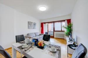 Top Of The Spots - Happy Rentals