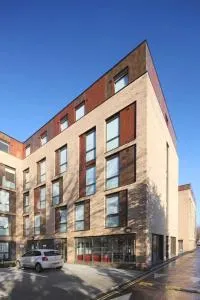 For Students Only Ensuite Bedrooms with Shared Kitchen at Cathedral Point in Winchester - 埃姆斯伯里