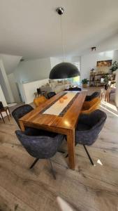 New Chalet with breathtaking views!