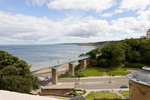 Cliff Bridge Terrace, Scarborough, YO11 2HA, England.