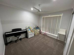 Beautiful 4 bdr house - Sandstone point, Bribie