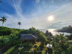 Screwpine Beach Villa