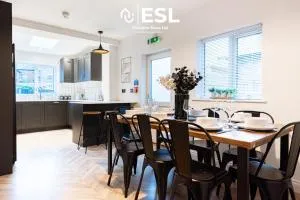 5 Bedroom Victorian Town House - Perfect for Contractors and Family Groups - Hadnall