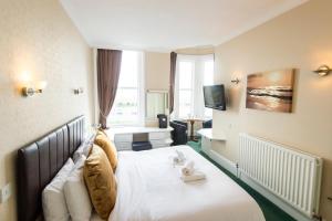 King Room with Sea View room in Palm Court Hotel
