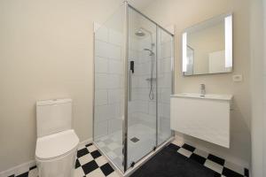 Le calme en plein centre ville: Maison 4ch 4sdb