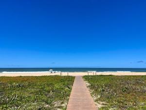 Apto novo Imperia Lounge pé-na-areia Itacimirim