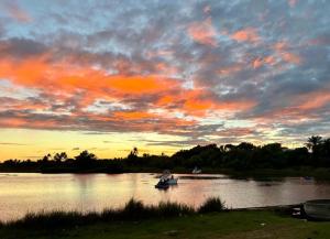 Apto novo Imperia Lounge pé-na-areia Itacimirim