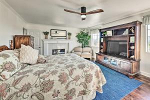 Garden, Gazebo & Fire Pit: Fallbrook Home!