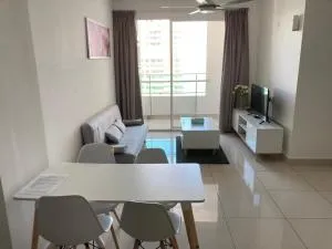 Mansion One Georgetown 2BR SeaView 7 Pax - Baling