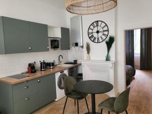 Appartements Superbe appartement calme et spacieux-proche centre ville : photos des chambres