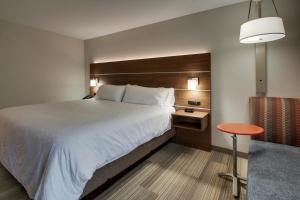 Standard King Room with Roll-in Shower - Mobility Accessible room in Holiday Inn Express Voorhees/ Mt. Laurel an IHG Hotel