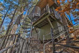 Jemez Springs Cabin with Mtn Views Steps to River!