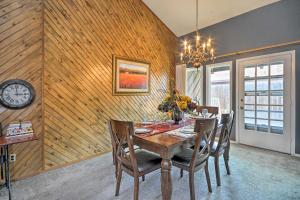 Lubbock Townhome with Grill Near TTU and Downtown!