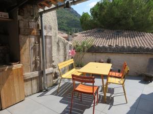 Maisons de vacances Maison de ville 10 p. centre Buis les Baronnies : photos des chambres