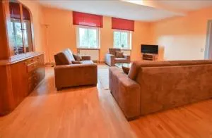 Weiße Villa Whg. 2 - Fuhrbach