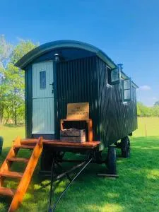 The Big Green Shepherds Hut - 查尔伍德