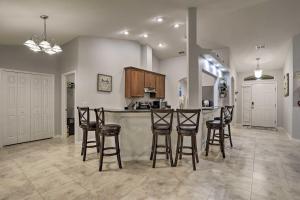 Heated Pool and Spa, 4 Mi to Beach Seminole Home