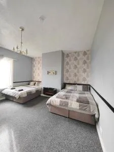 Modern Halifax apartment, Free Parking, Great location - 布里格豪斯