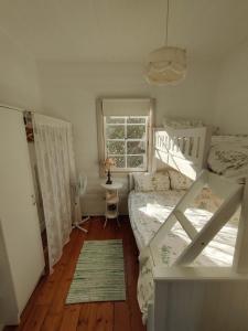 Walnut Cottage via Leongatha