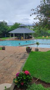 Cheerful 4 Bedroom in a Golf Estate