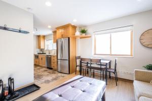 Powder Hound 1 Bedroom Brighton Chalet