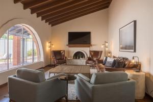 Spacious Arcadia Lite house w pool mtn views