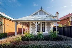 Emilias' Place - Mile End City Fringe - Thebarton