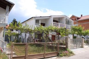 Apartments with parking spaces Sabunike, Zadar - 6258