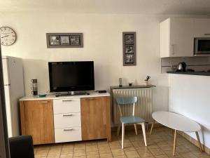 Studio cabine avec parking, lave-linge, lave-vaisselle, proche plage et commerces - FR-1-702-17