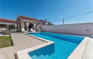 Stunning Home In Galovac With 4 Bedrooms, Wifi And Outdoor Swimming Pool