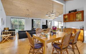 4 Bedroom Beautiful Home In Rørvig