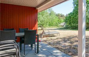 3 Bedroom Gorgeous Home In Aakirkeby