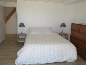 Maisons de vacances Maison Perros-Guirec, 6 pieces, 8 personnes - FR-1-368-246 : photos des chambres