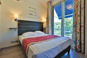 Hotels Logis Hotel des Cayrons : photos des chambres