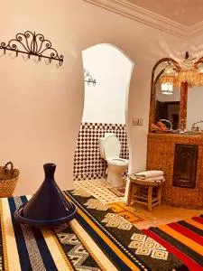 迪萨蒂尼宾馆 - Aït Ouaddar