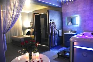 Maisons d'hotes Nuit privee avec Jacuzzi : photos des chambres