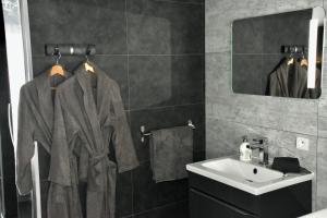 Maisons d'hotes Nuit privee avec Jacuzzi : photos des chambres