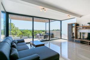 Deneris - App with Private Pool