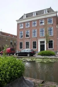Canal House in Historic City Center Gouda - Boskoop