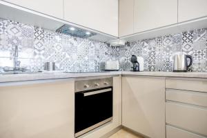 Albufeira Holidays Near The Strip