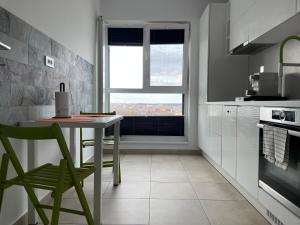 Luxury Westpark 2 Residence with Lake View