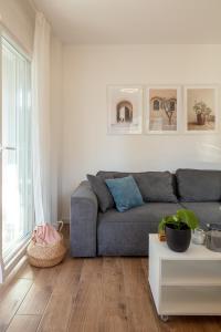 Apartment with terrace and parking near beach